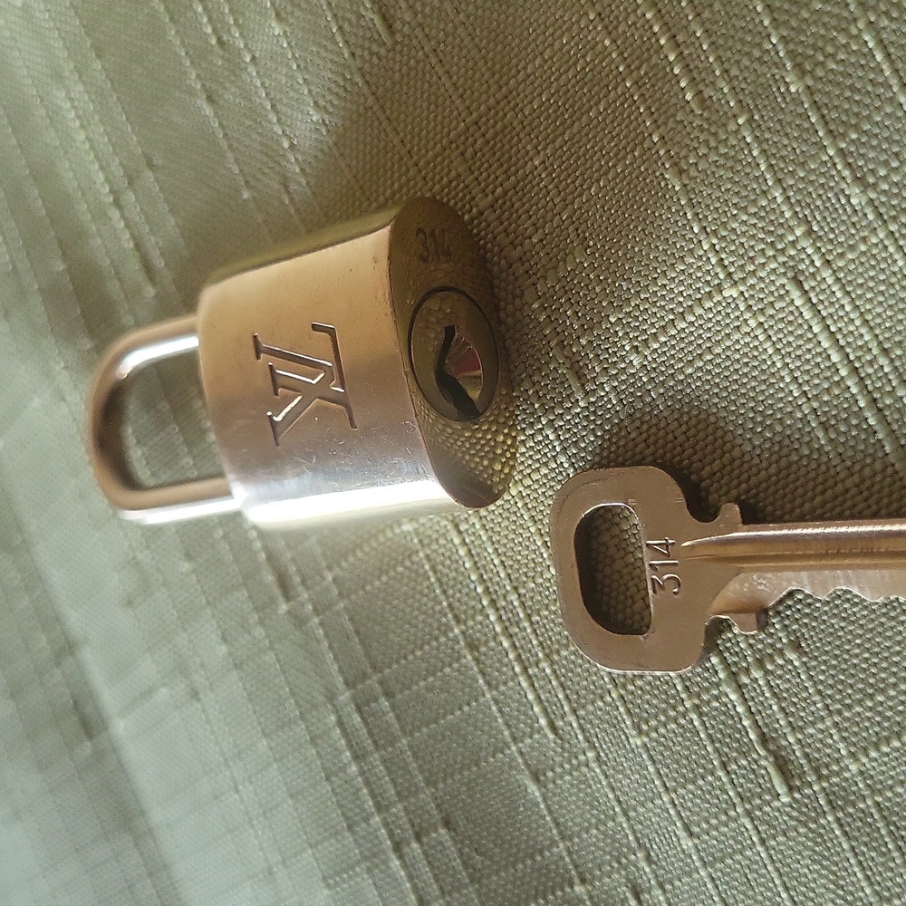 Louis Vuitton Vintage Gold Lock and Key Set #314 - Picture 5 of 5